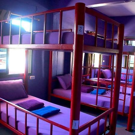 Above & Beyond Hostel Ban Tai Exterior photo